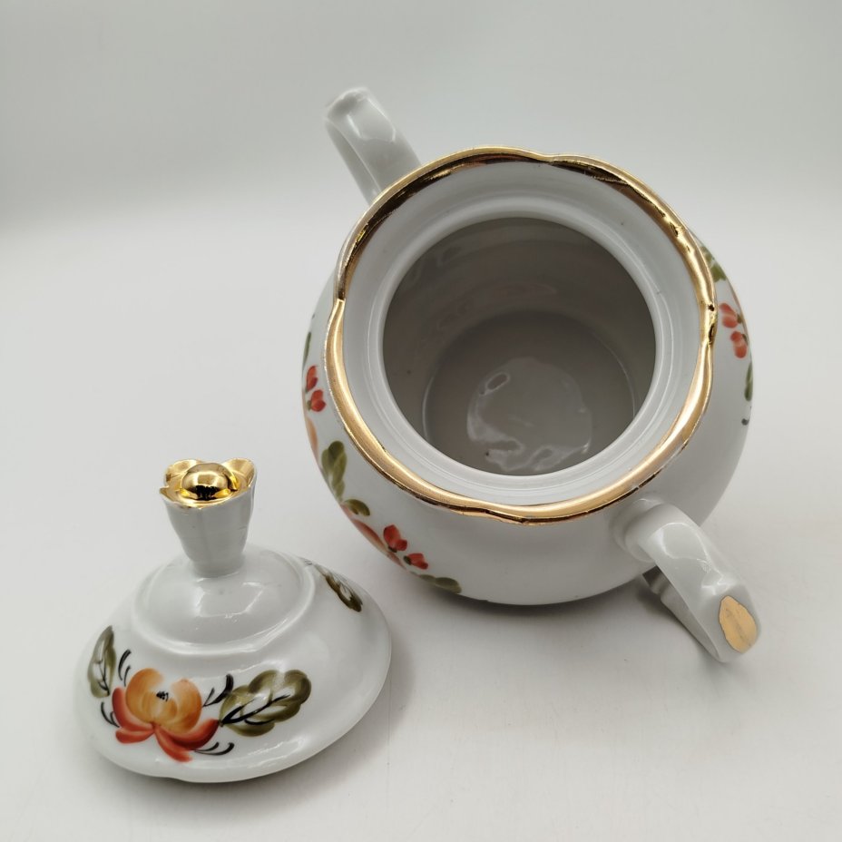 Сахарница, украшенная цветочным декором, фарфор, роспись, золочение, Сысертский завод керамических изделий, СССР, 1977-1991 гг., Сысертский завод керамических изделий