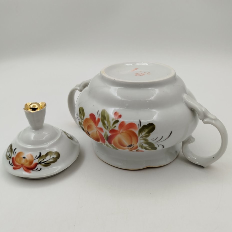 Сахарница, украшенная цветочным декором, фарфор, роспись, золочение, Сысертский завод керамических изделий, СССР, 1977-1991 гг., Сысертский завод керамических изделий