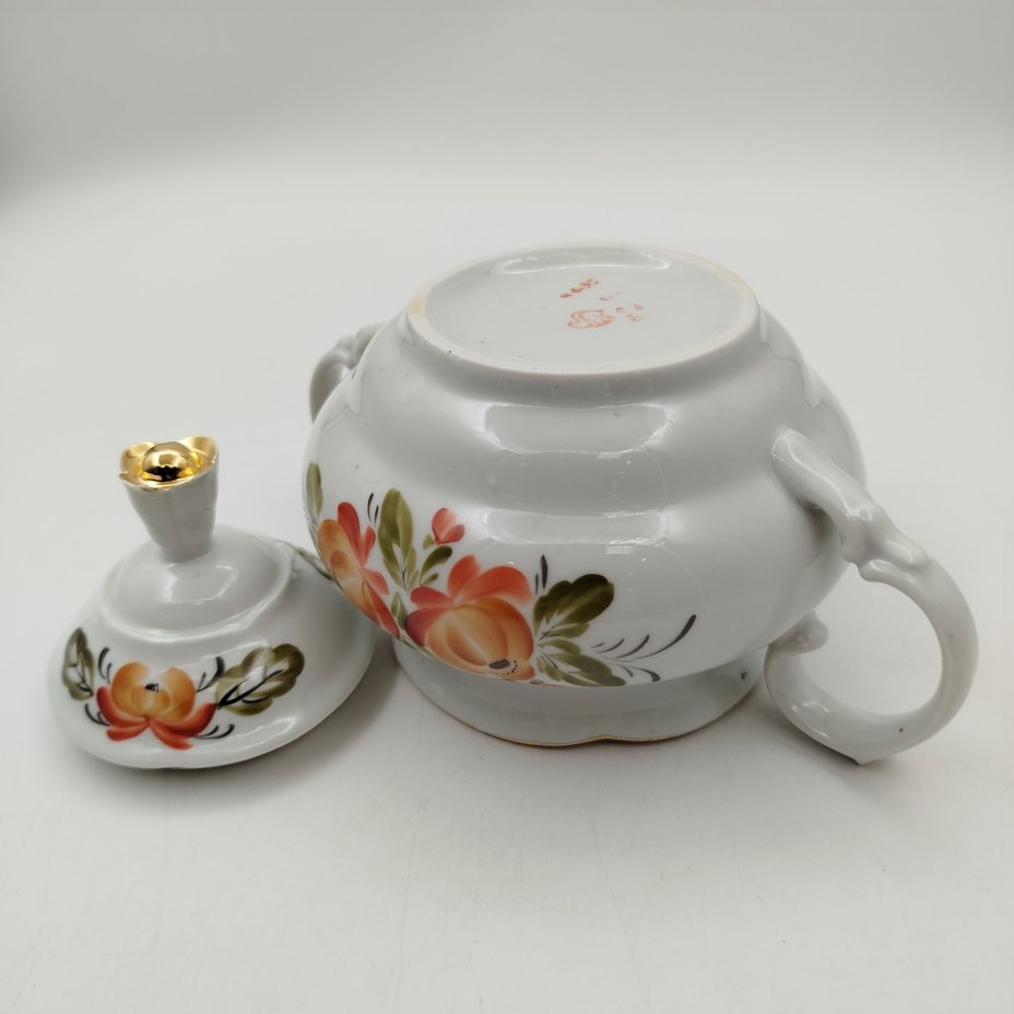 Сахарница, украшенная цветочным декором, фарфор, роспись, золочение, Сысертский завод керамических изделий, СССР, 1977-1991 гг., Сысертский завод керамических изделий