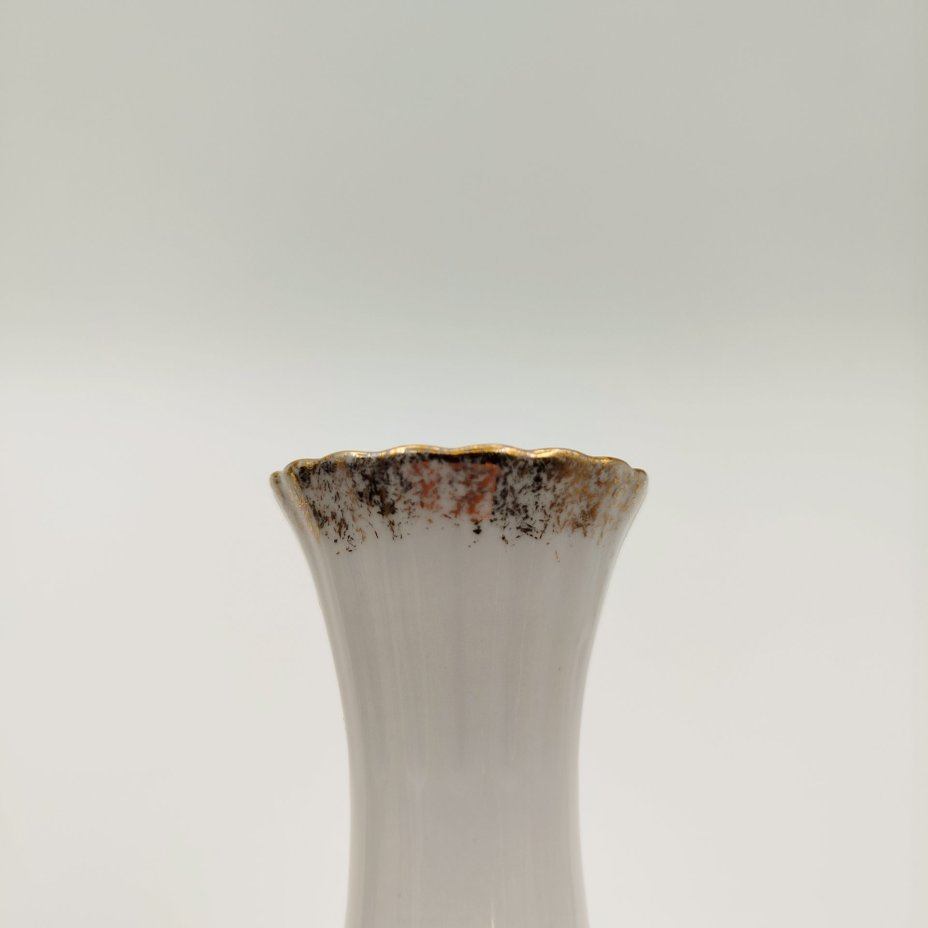 Подсвечник на одну свечу с цветочным декором золотистого цвета, фарфор, золочение, Chodziez, Польша, 1964-1980 гг.