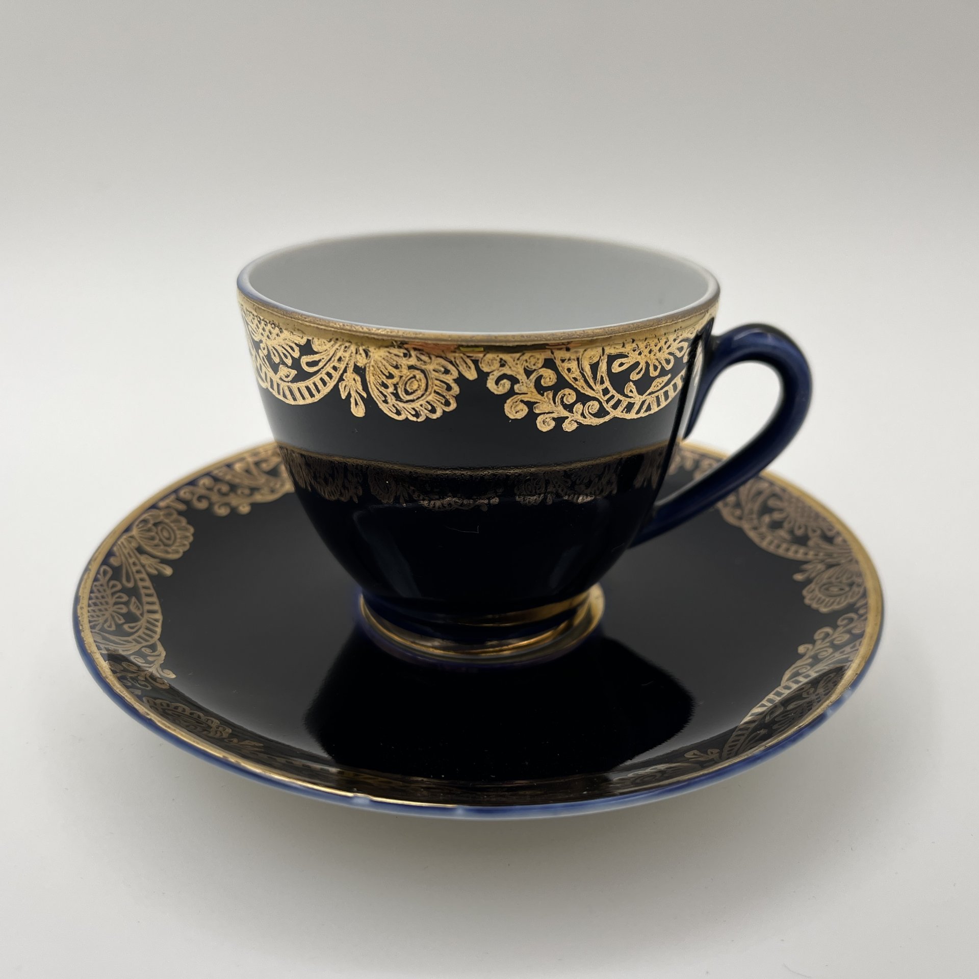 Пара кофейная, фарфор, крытье кобальтом, золочение, Ленинградский фарфоровый завод (ЛФЗ), СССР, 1970-1990 гг.