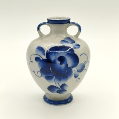 Небольшая вазочка с цветочным декором, фарфор, роспись, Речицкий фарфоровый завод (Гжель), СССР, 1970-1980 гг.