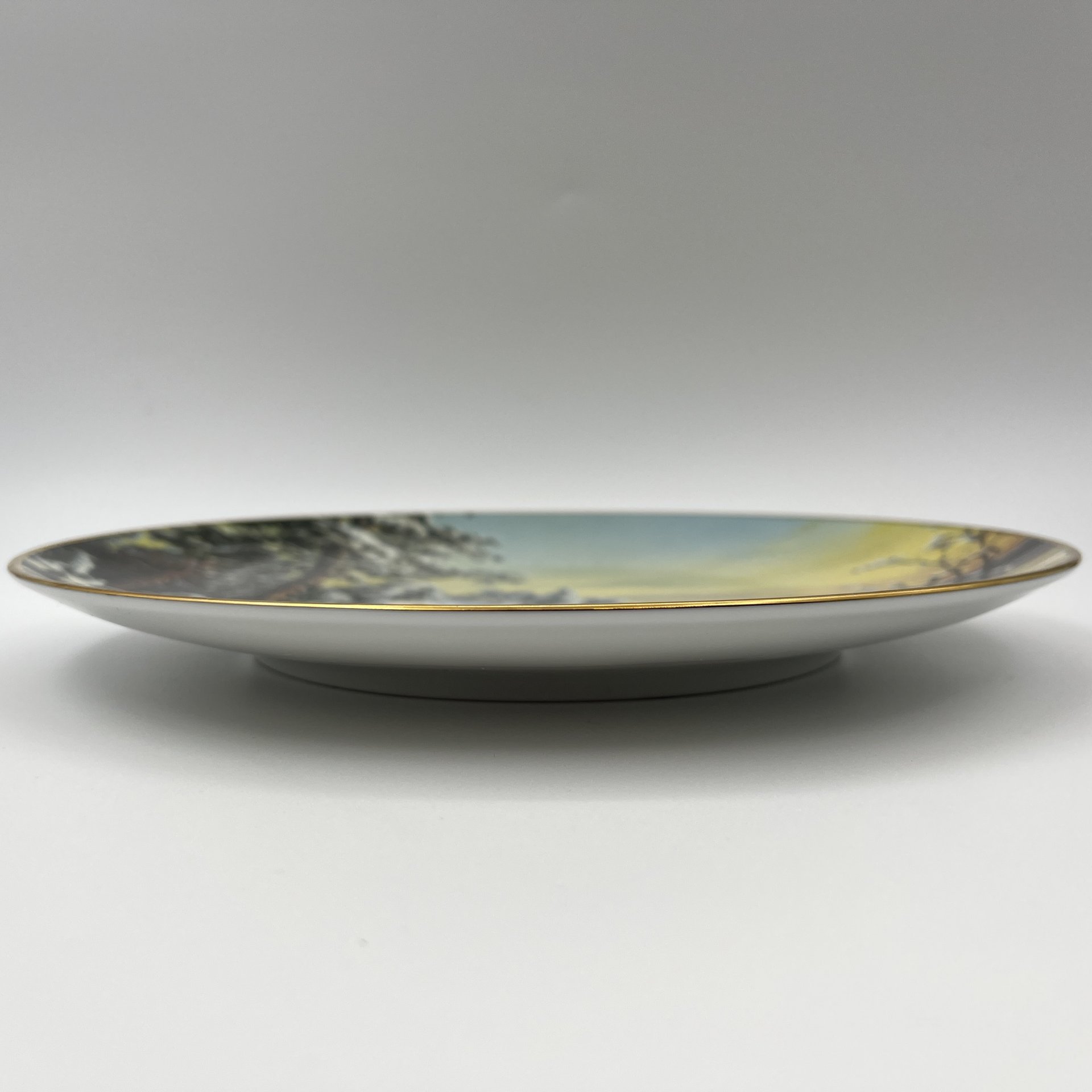 Тарелка декоративная с изображением зимнего пейзажа, фарфор, деколь, золочение, Gloria Fine Porcelain Bavaria, Германия, 1970-1990 гг.