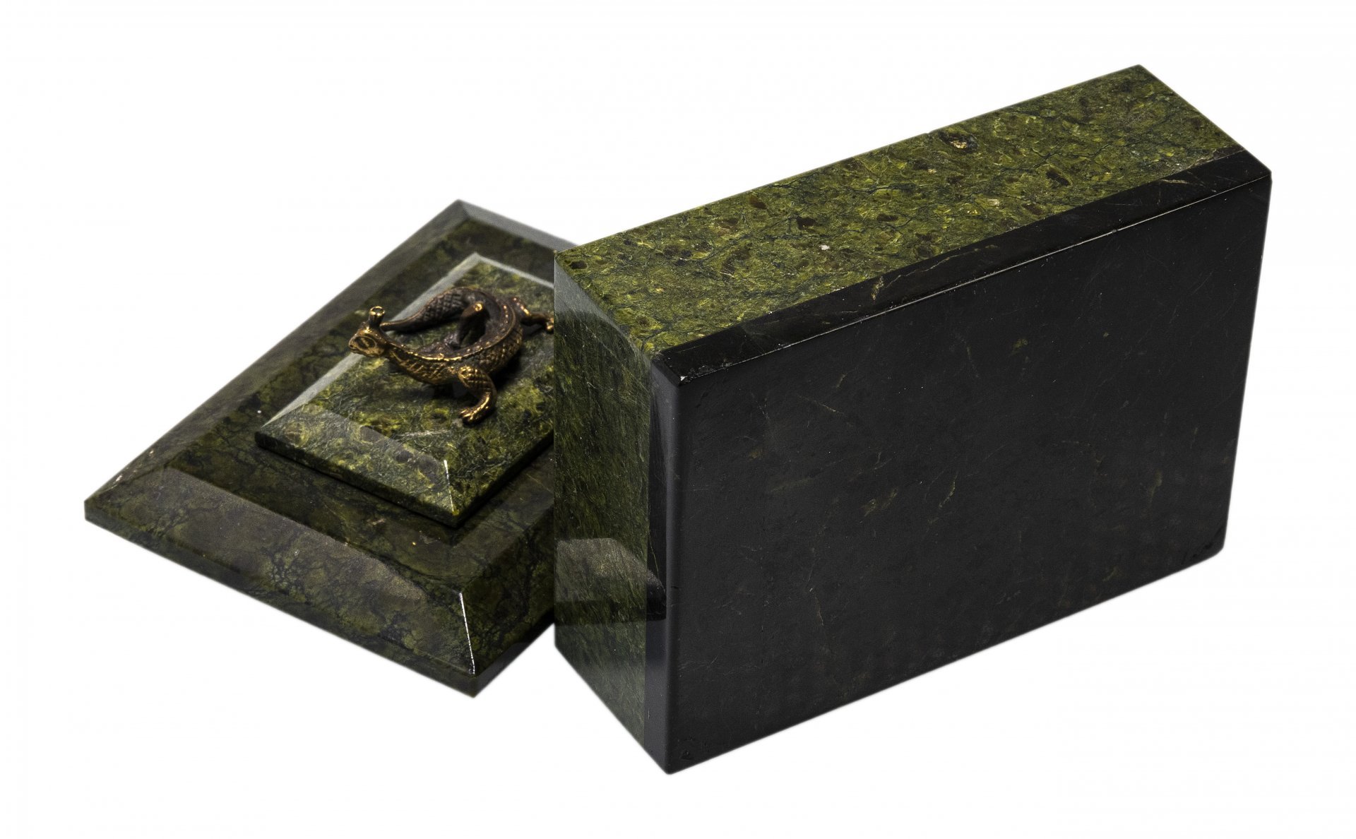 Шкатулка из змеевика "Ящерица", натуральный камень, 1980-1990 гг.