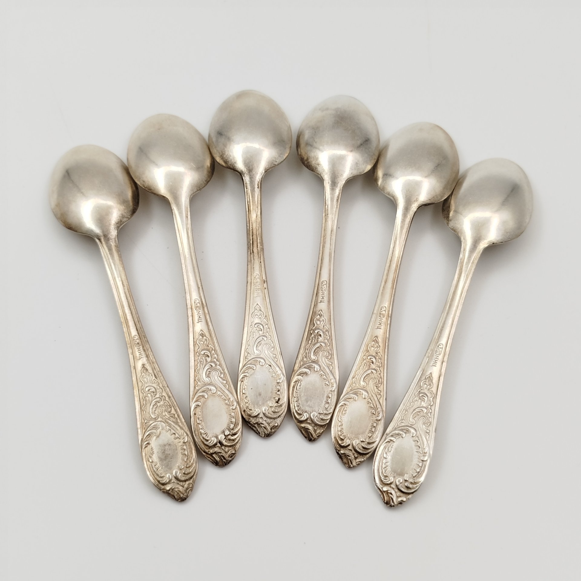 Набор из шести чайных ложек с растительным декором, мНЦ (медь-никель-цинк), Киевский завод столовых приборов и посуды им. Дзержинского (ЗiД, ЗиД), СССР, 1960-1990 гг.