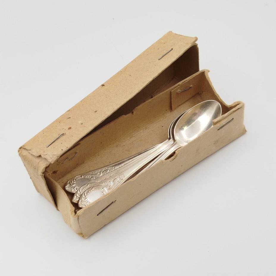 Набор из шести чайных ложек с растительным декором, мНЦ (медь-никель-цинк), Киевский завод столовых приборов и посуды им. Дзержинского (ЗiД, ЗиД), СССР, 1960-1990 гг.