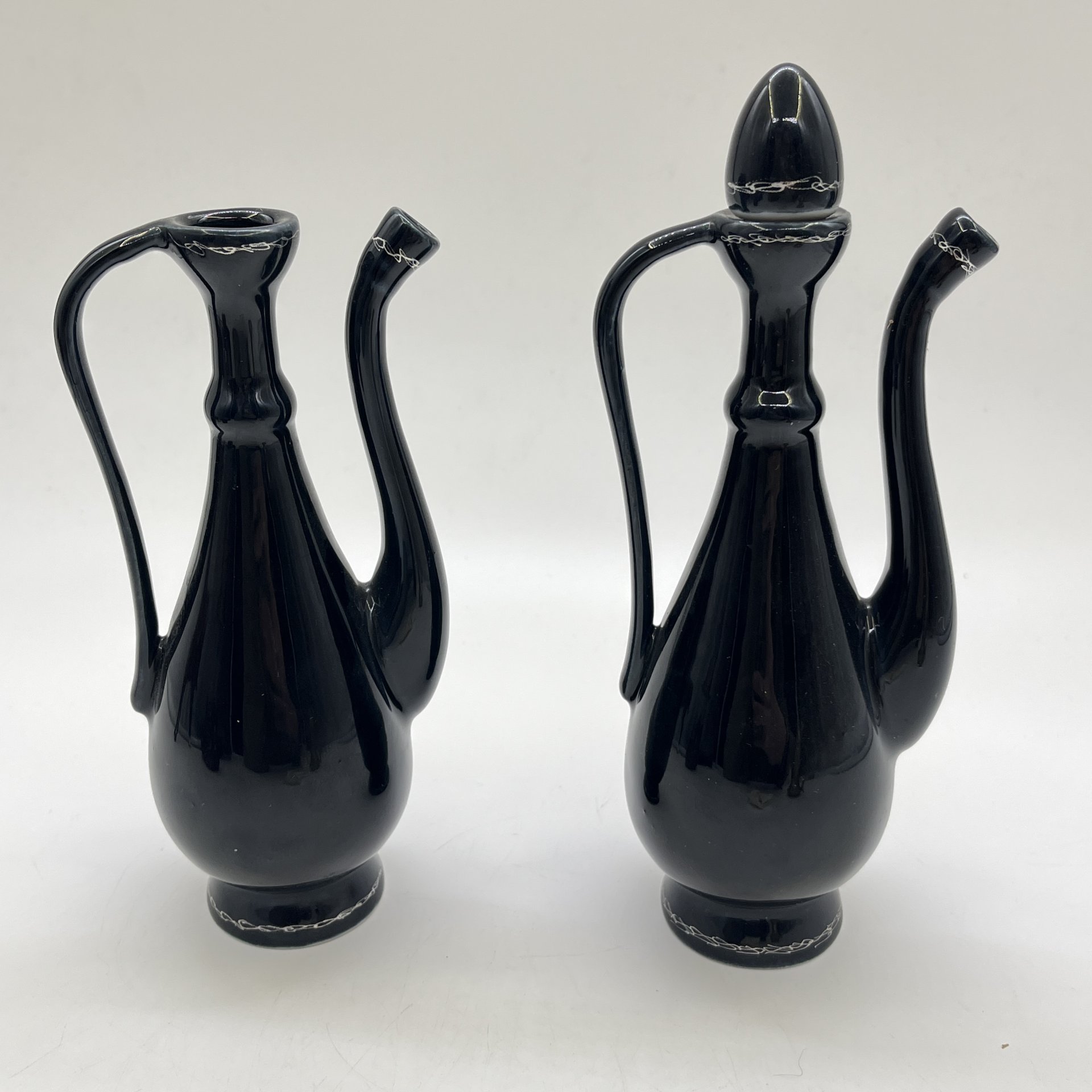 Набор из 2 кувшинчиков для масел с дарственной надписью, керамика, СССР, 1974 г.