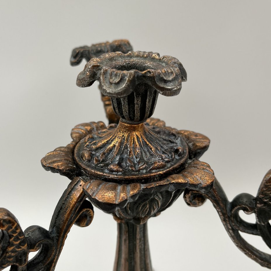 Подсвечник на 4 свечи с растительным декором