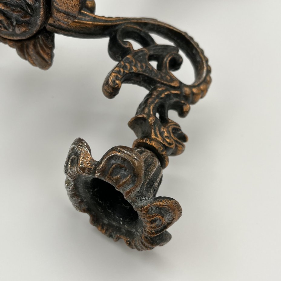 Подсвечник на 4 свечи с растительным декором