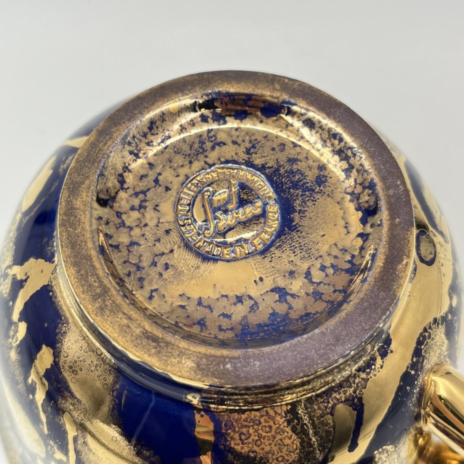 Чайная пара (большая) в кобальтово-золотой гамме, украшенная фигурной ручкой , "Les Ateliers de Sevres ceramique MF"