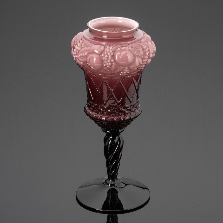 Ваза интерьерная  с рельефным изображением фруктов Empoli Art Glass Opaline, Тоскана