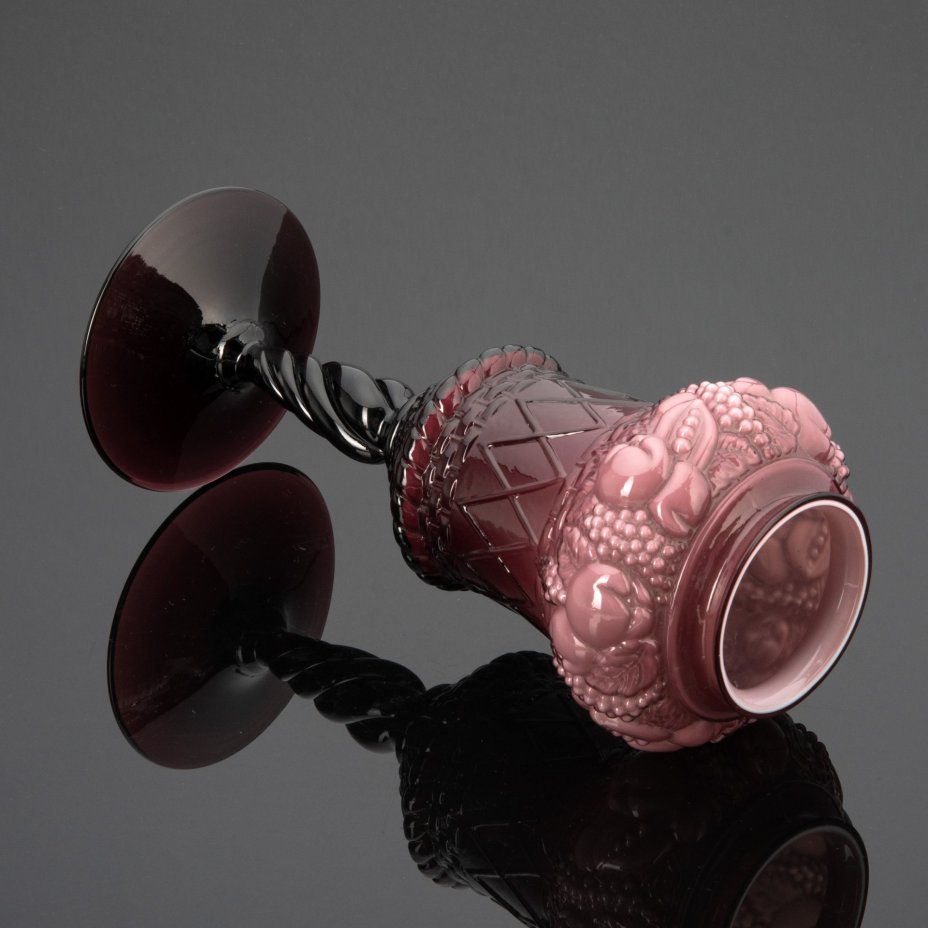 Ваза интерьерная  с рельефным изображением фруктов Empoli Art Glass Opaline, Тоскана