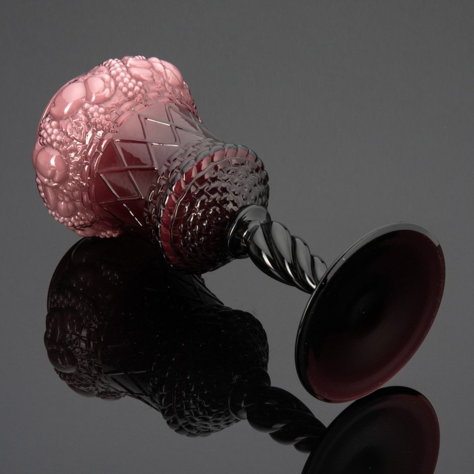 Ваза интерьерная  с рельефным изображением фруктов Empoli Art Glass Opaline, Тоскана