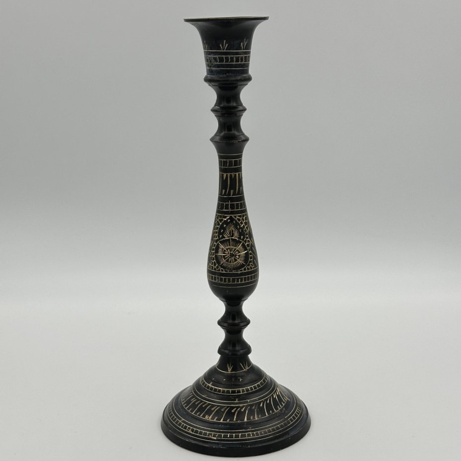 Подсвечник на одну свечу с растительным декором, латунь, крашение, гравировка, Индия, 1970-1990 гг.