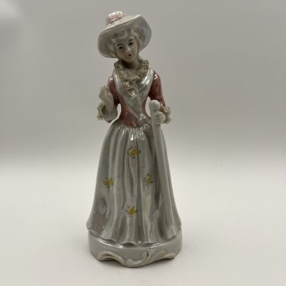 Статуэтка "Пастушка", фарфор, кружевной фарфор, роспись, деколь, золочение, люстр, Тайвань, 1970-1990 гг.