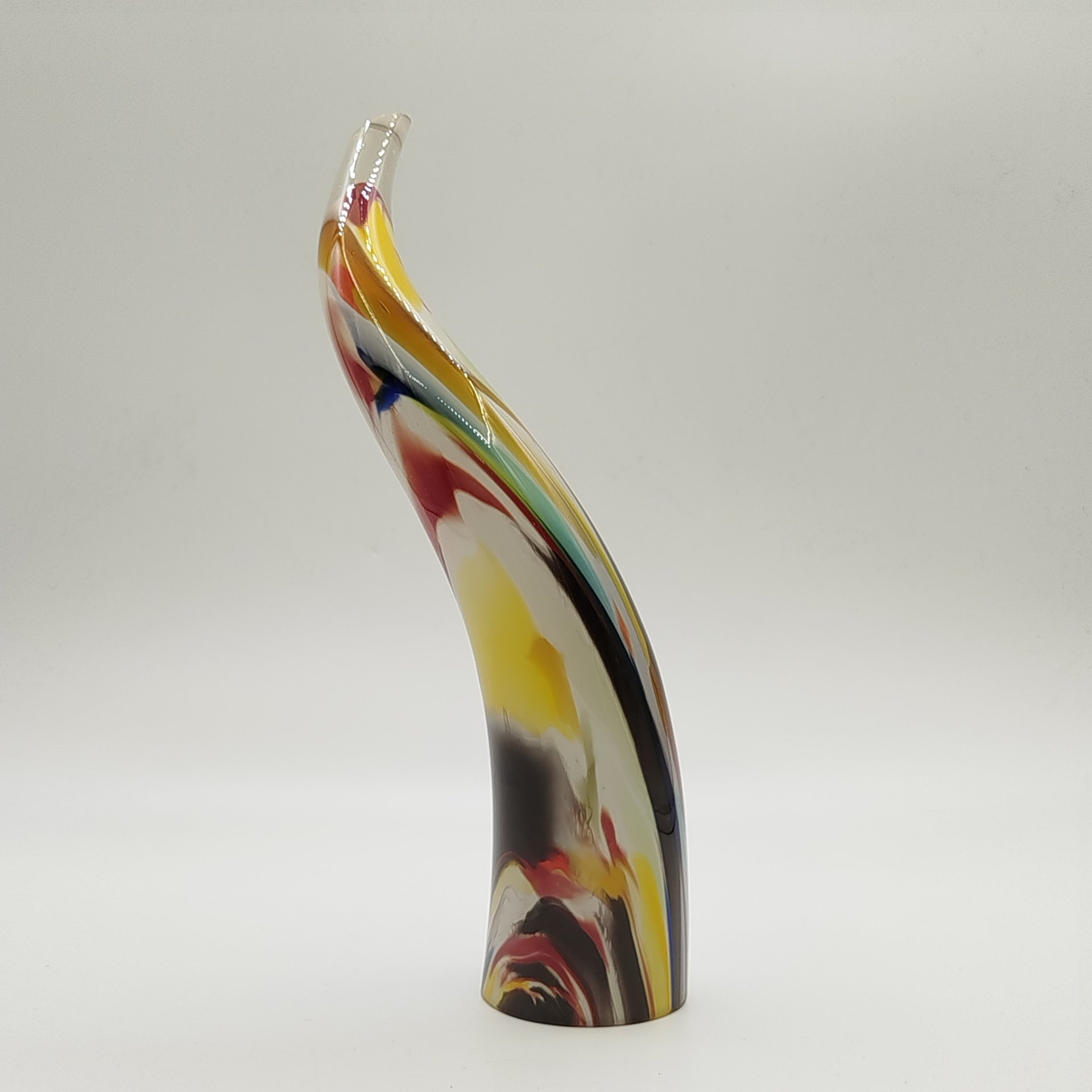 Рог изобилия, декорированный разными оттенками