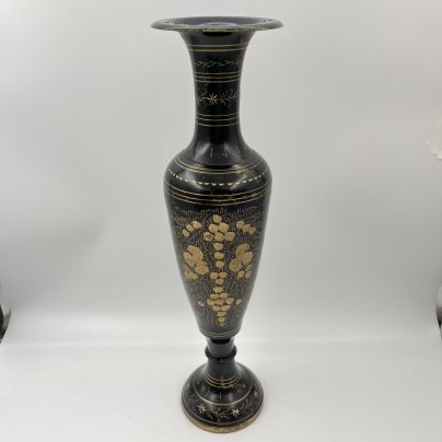 Ваза в восточном стиле (большая), украшенная растительным декором