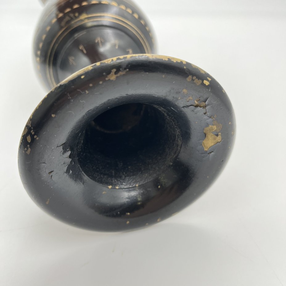 Ваза в восточном стиле (большая), украшенная растительным декором