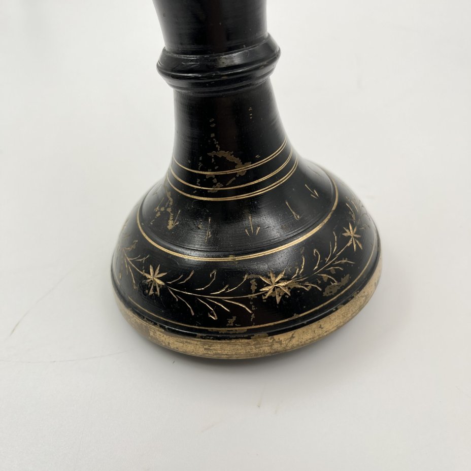 Ваза в восточном стиле (большая), украшенная растительным декором