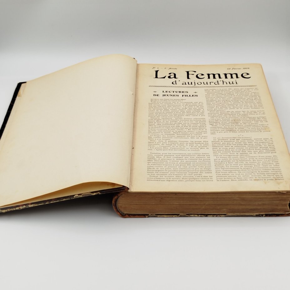 (аукцион весна) Подшивка журнала "La femme d'aujourd'hui" ("Современная женщина"), №1 и фрагменты других номеров