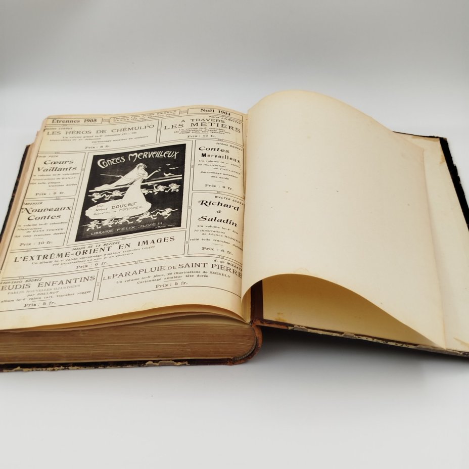 (аукцион весна) Подшивка журнала "La femme d'aujourd'hui" ("Современная женщина"), №1 и фрагменты других номеров