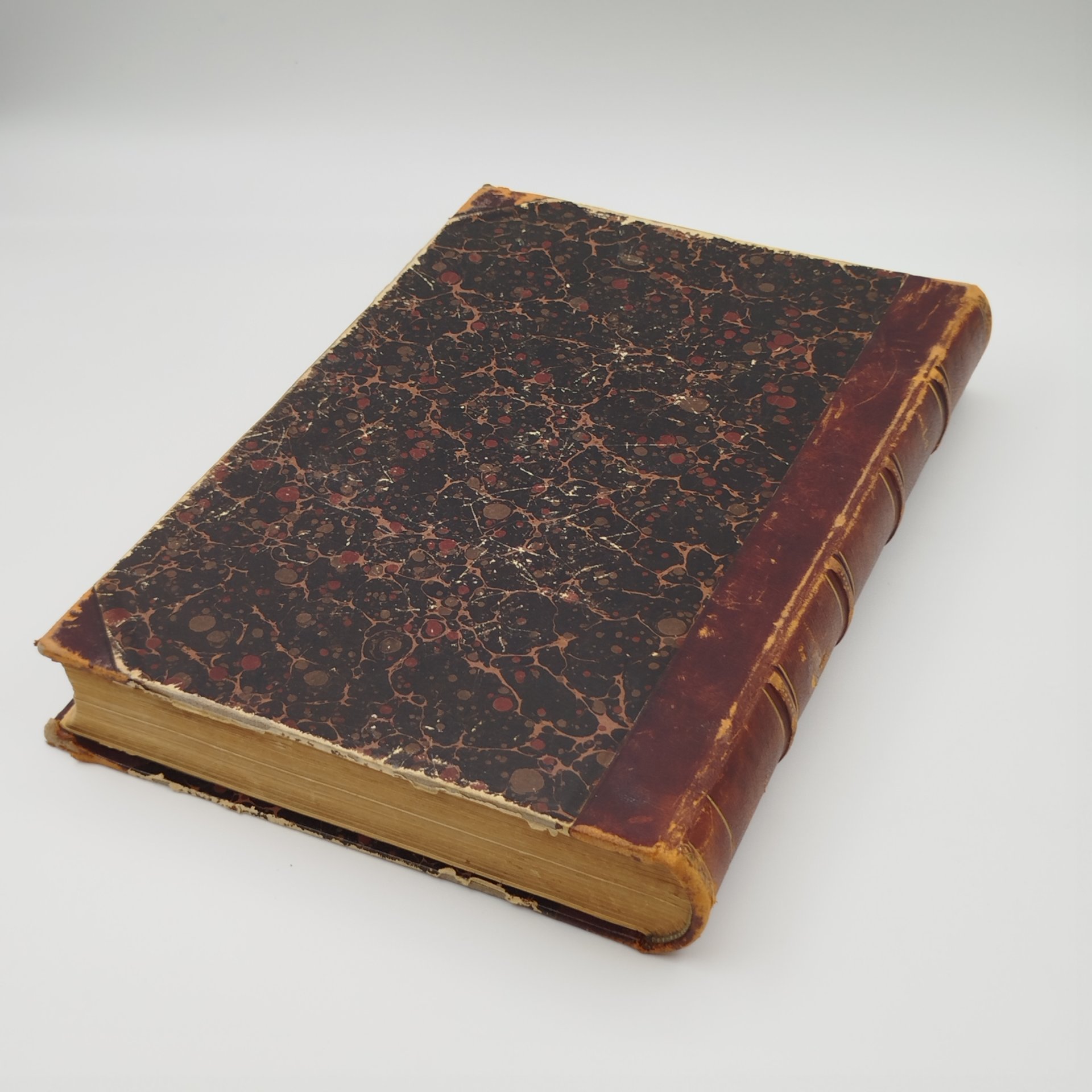 (аукцион весна) Подшивка журнала "La femme d'aujourd'hui" ("Современная женщина"), №1 и фрагменты других номеров