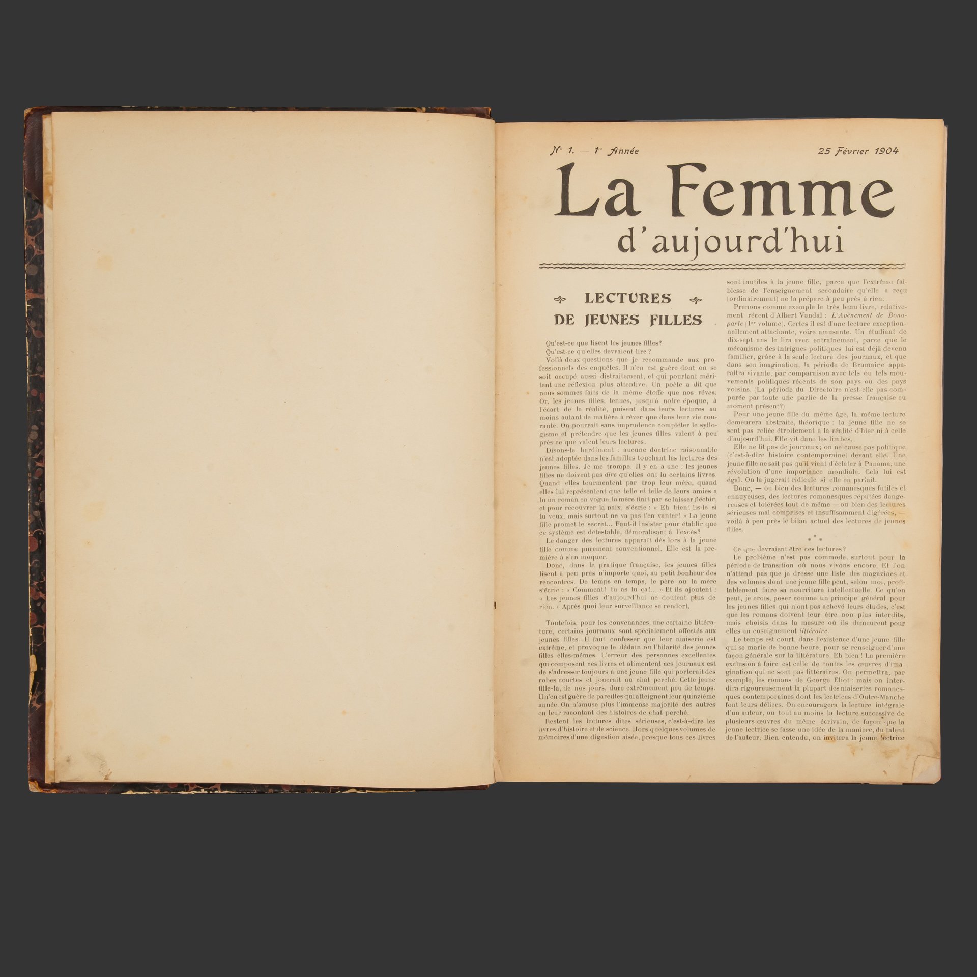 Подшивка журнала "La femme d'aujourd'hui" ("Современная женщина"), №1 и фрагменты других номеров