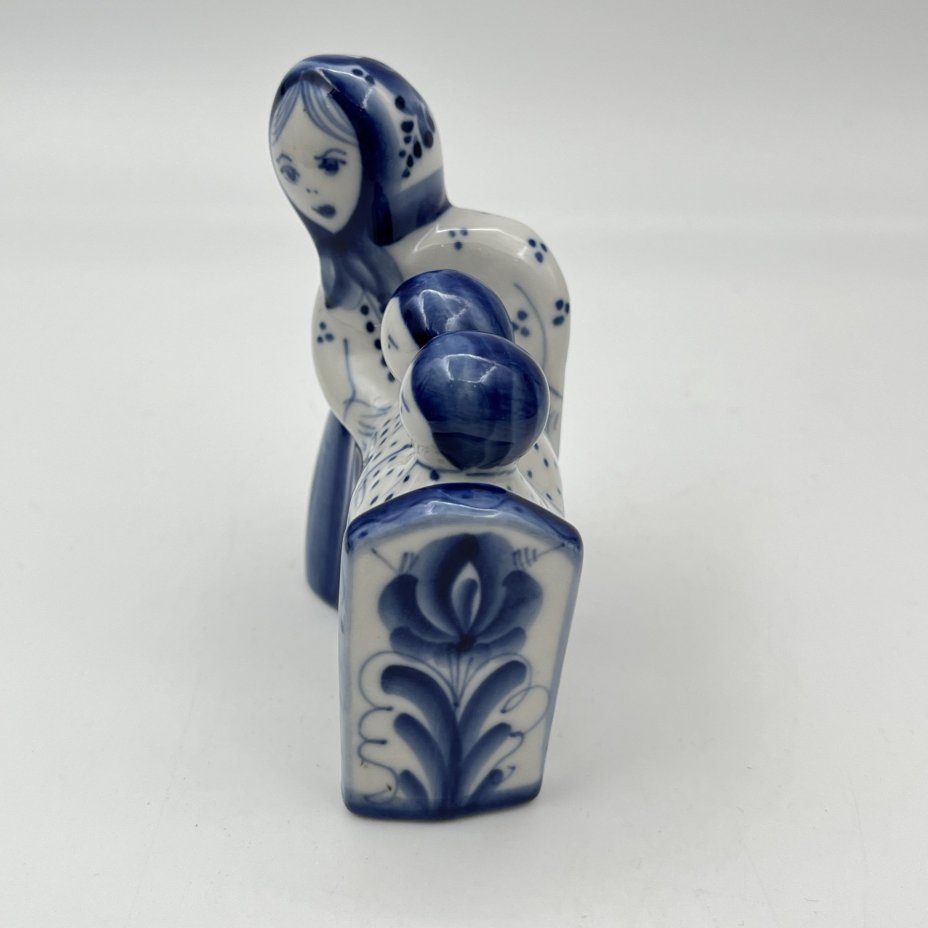 Статуэтка "Мать с близнецами", Гжель