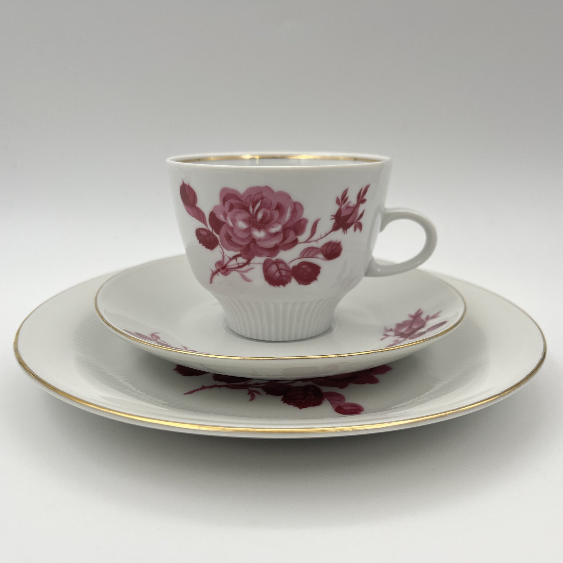 Набор чайных трио с цветочным декором на 3 персоны, фарфор, деколь, золочение, Colditz (Кольдиц), ГДР, 1970-1990 гг.