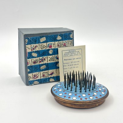 Кензан (подставка под цветы для составления икебаны) в оригинальной коробке с талоном, металл, эмаль, картон, Ленинградская ювелирная фабрика, СССР, 1967 г.