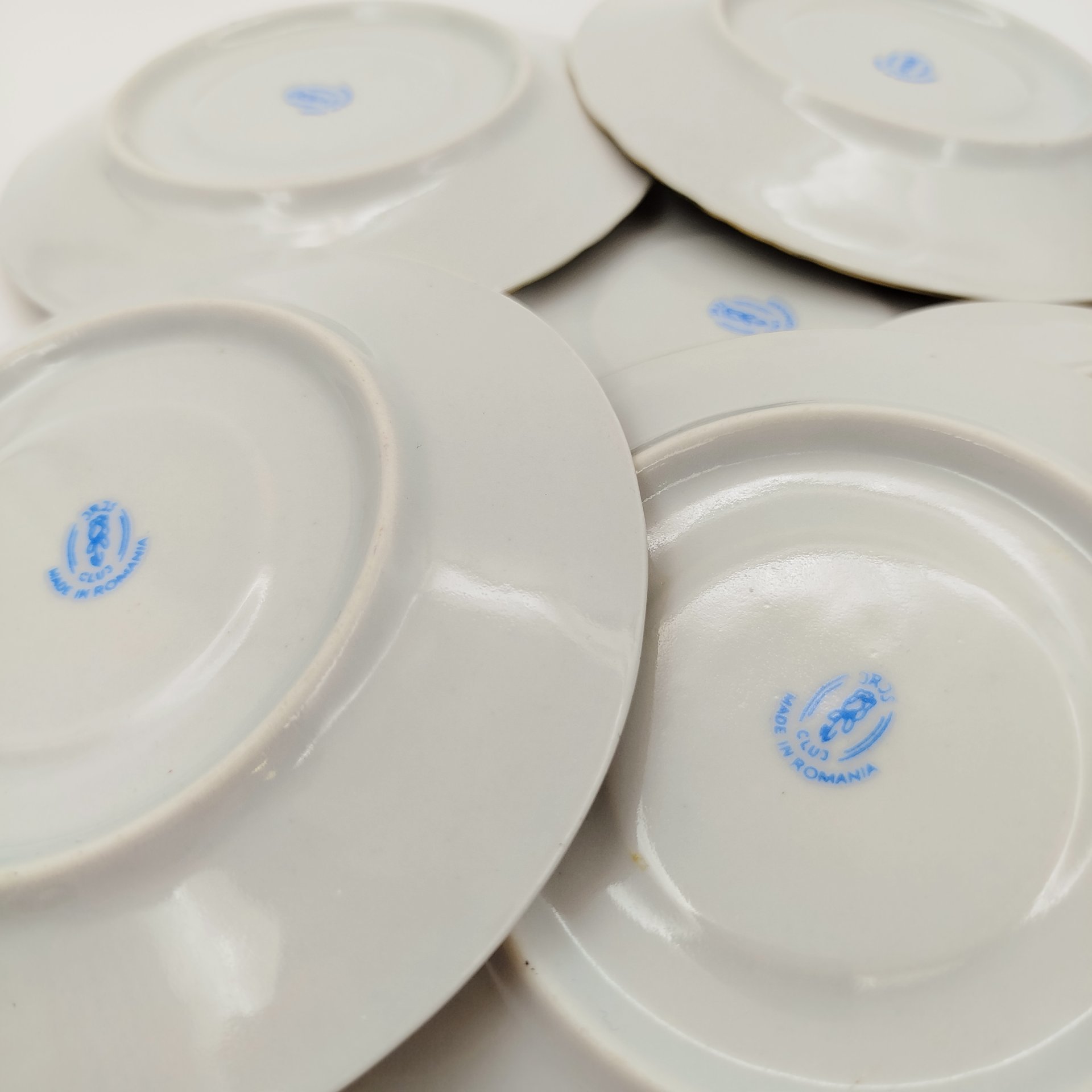 Набор из 6-ти блюдец с цветочным декором, фарфор, деколь, золочение, Cluj-Napoca Porcelain, Румыния, 1970-1990 гг.