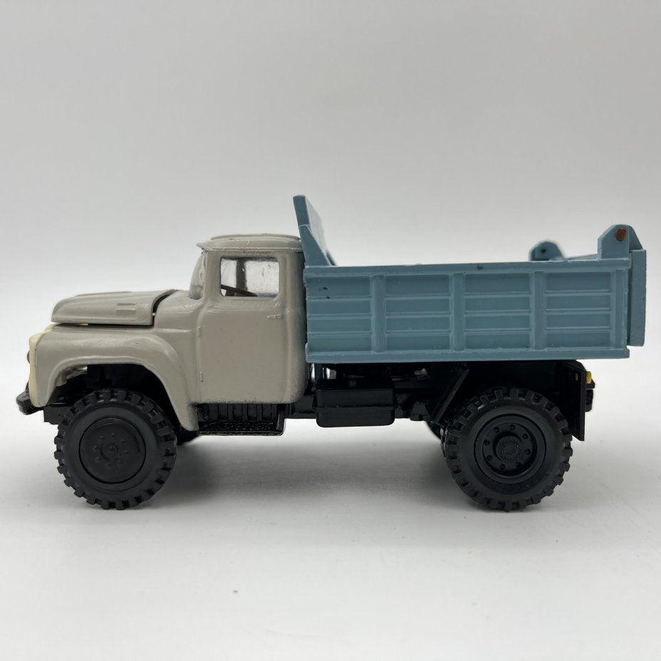 Модель автомобиля "ЗИЛ-ММЗ-4502 Самосвал", масштаб 1:43