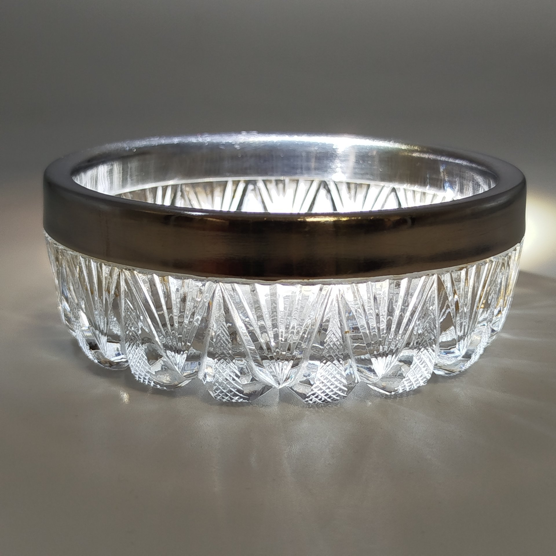 Пепельница (вазочка для мелочей/конфетница) с металлическим ободком, хрусталь, металл, СССР, 1960-1980 гг.