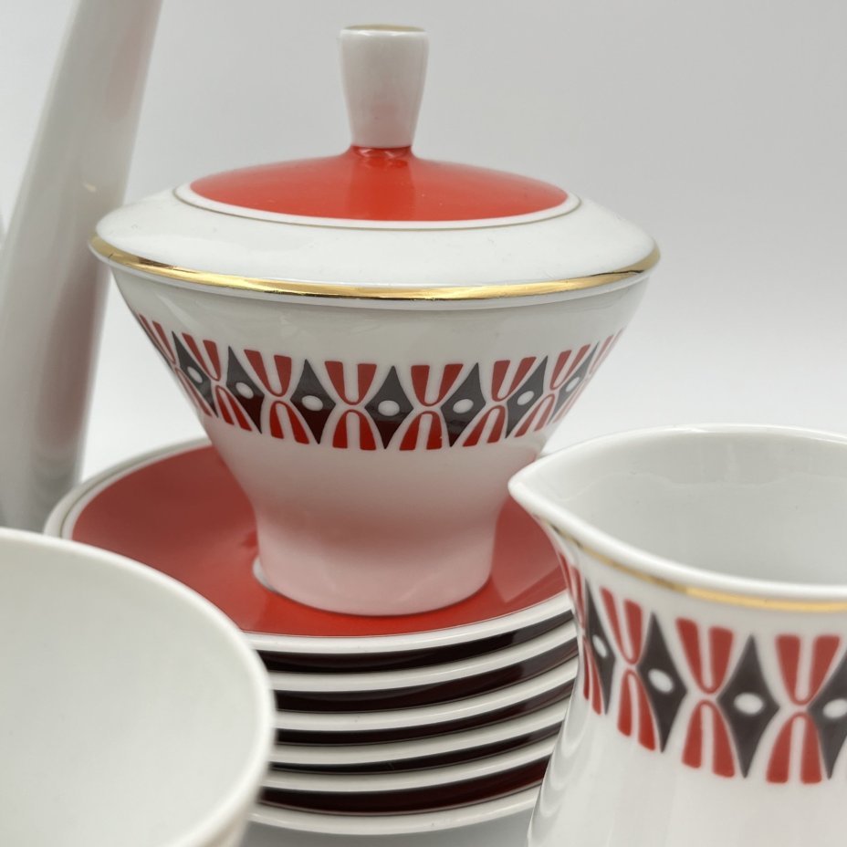 Сервиз кофейный на 6 персон (15 предметов) с минималистичным орнаментом, фарфор, крытье, деколь, золочение, Freiberger Porzellan, ГДР, 1960-1990 гг.