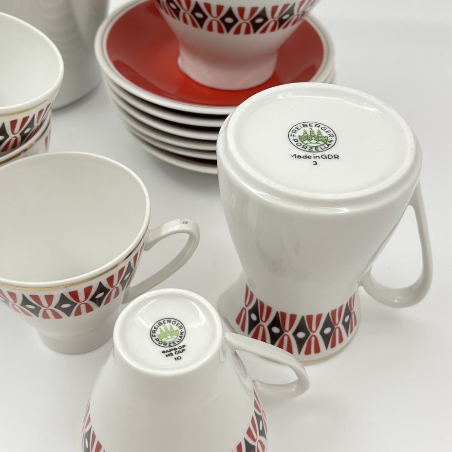 Сервиз кофейный на 6 персон (15 предметов) с минималистичным орнаментом, фарфор, крытье, деколь, золочение, Freiberger Porzellan, ГДР, 1960-1990 гг.