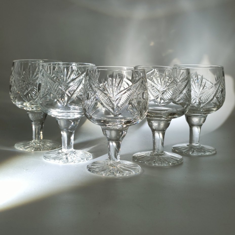 Набор из 5-ти рюмок с резным геометрическим декором