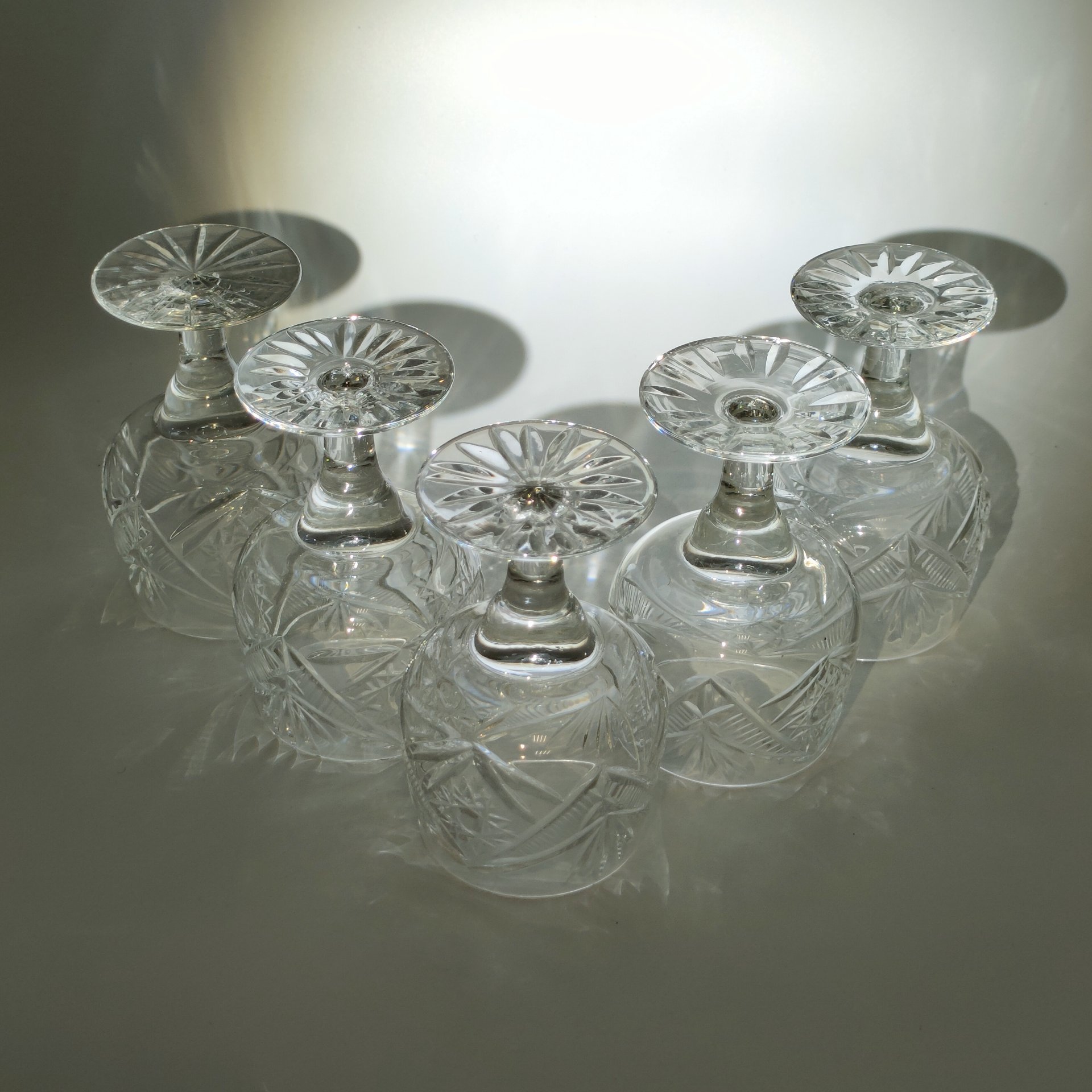 Набор из 5-ти рюмок с резным геометрическим декором