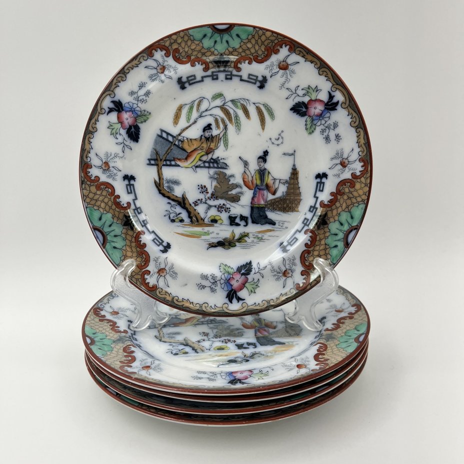 Набор десертных тарелок на 5 персон, выполненных в восточном стиле, Petrus Regout Maastricht, фаянс, деколь с подрисовкой, Нидерланды, 1880-1900 гг.