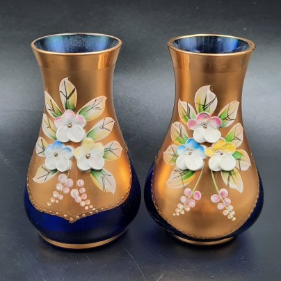 Вазочки парные с лепным цветочным декором, стекло, золочение, мастика, роспись, Чехословакия, 1970-1990 гг.