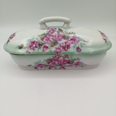 Шкатулка (судок для зубных щёток) с цветочным декором, фарфор, аэрография, деколь, золочение, Рижская фарфоровая фабрика Карла Якоба Ессена (J.K. Jessen), Латвия, 1933-1935 гг.