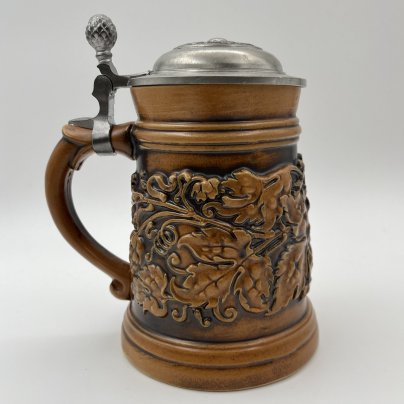 Кружка пивная с крышкой, украшенная декором в виде хмеля, Obeyer