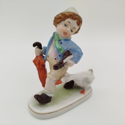 Статуэтка "Мальчик с гусем и скрипкой", Scheibe-Alsbach Porzellan