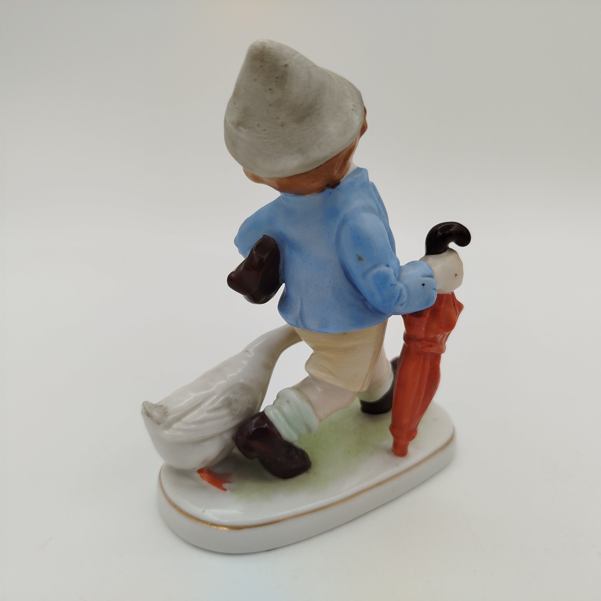 Статуэтка "Мальчик с гусем и скрипкой", Scheibe-Alsbach Porzellan