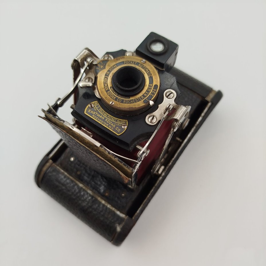 Фотоаппарат складной "No 1 Folding Pocket Kodak", фирма "Eastman Kodak Company", металл, стекло, кожа, США, 1905-1915 гг.