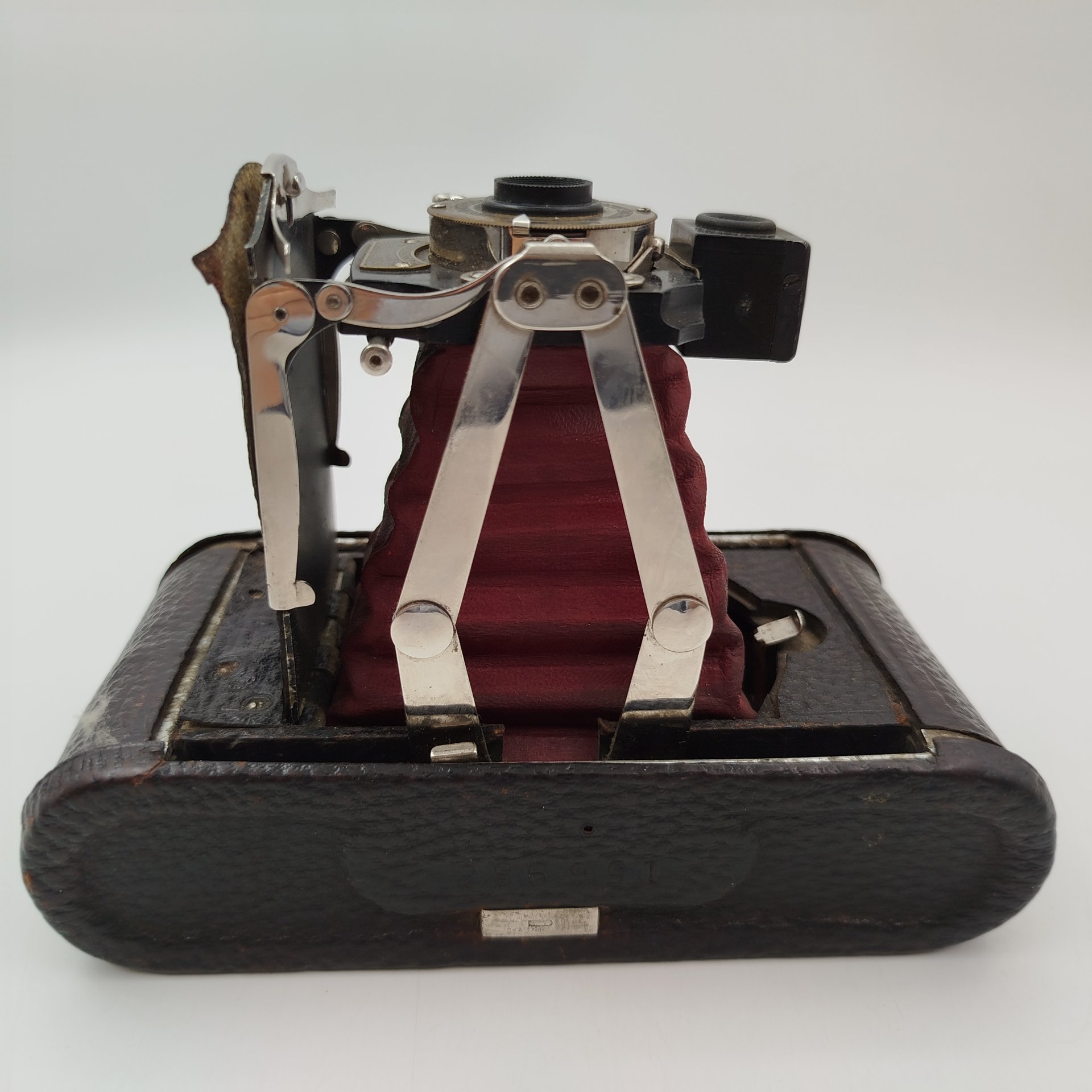 Фотоаппарат складной "No 1 Folding Pocket Kodak", фирма "Eastman Kodak Company", металл, стекло, кожа, США, 1905-1915 гг.