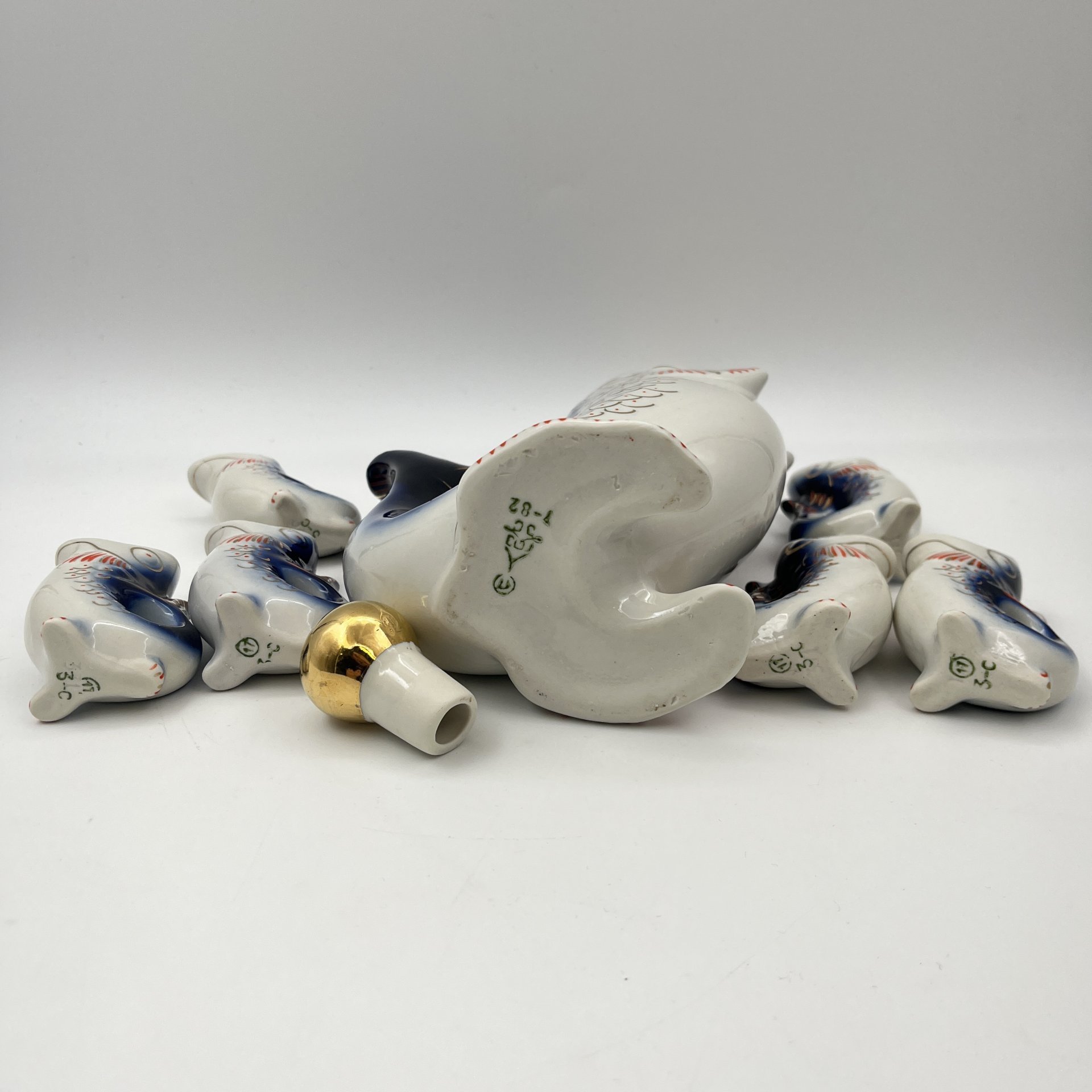 Набор для крепких напитков "Рыба" (штоф и 6 стопок), автор М.Д. Барамидзе