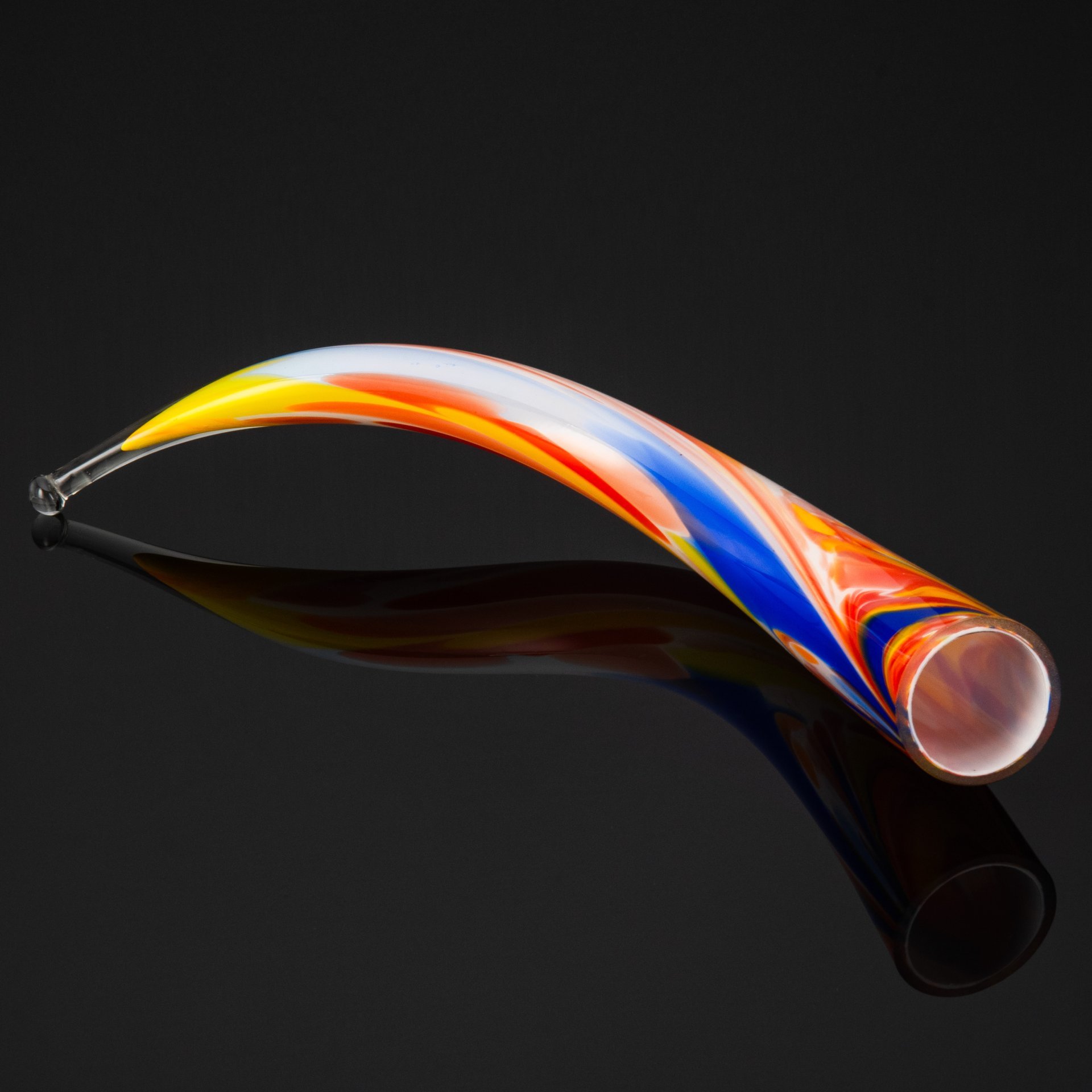 Рог изобилия, декорированный разными оттенками