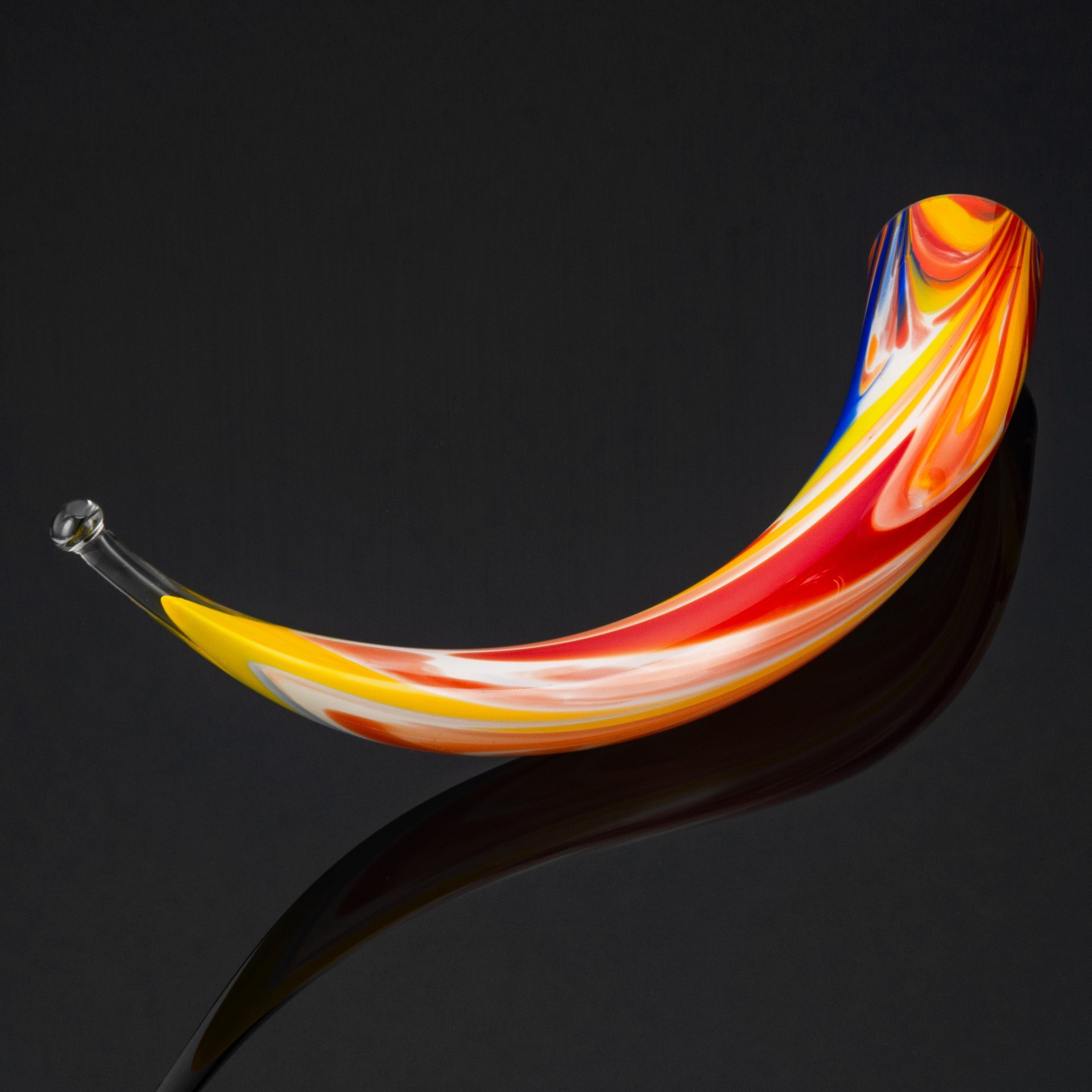 Рог изобилия, декорированный разными оттенками