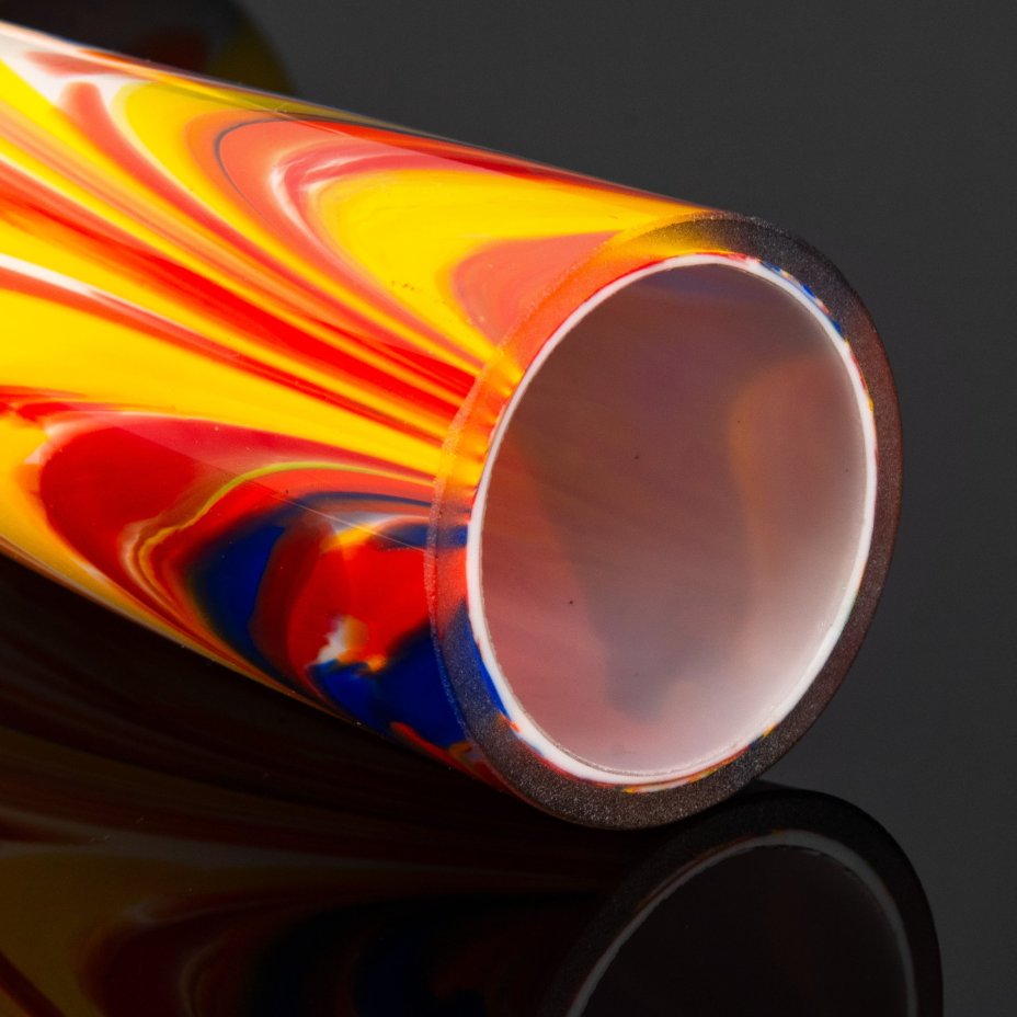 Рог изобилия, декорированный разными оттенками