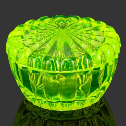 Шкатулка круглой формы в стиле Ар-деко "Лимон", стекло, (урановое), пресс, Чехословакия, 1970-1990 гг.